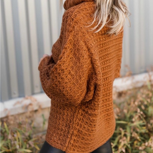 In Loom Boutique Cowl Neck Rust Small/ Medium Textured Sweater NWOT - Picture 2 of 3
